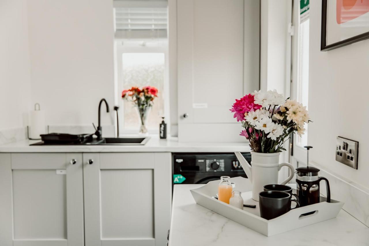 Entire Family Home , Large Rear Garden And Free Parking 벨파스트 외부 사진