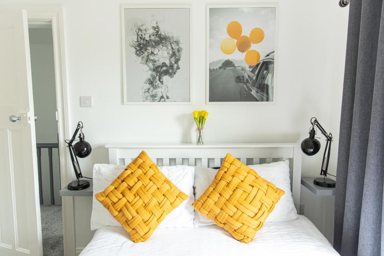 Entire Family Home , Large Rear Garden And Free Parking 벨파스트 외부 사진