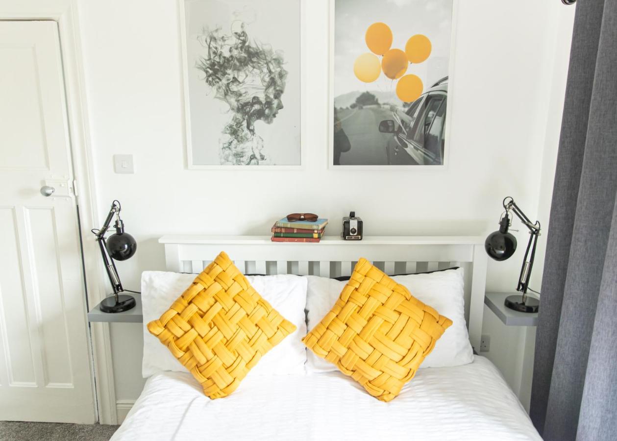 Entire Family Home , Large Rear Garden And Free Parking 벨파스트 외부 사진