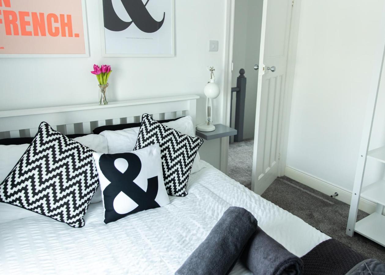Entire Family Home , Large Rear Garden And Free Parking 벨파스트 외부 사진