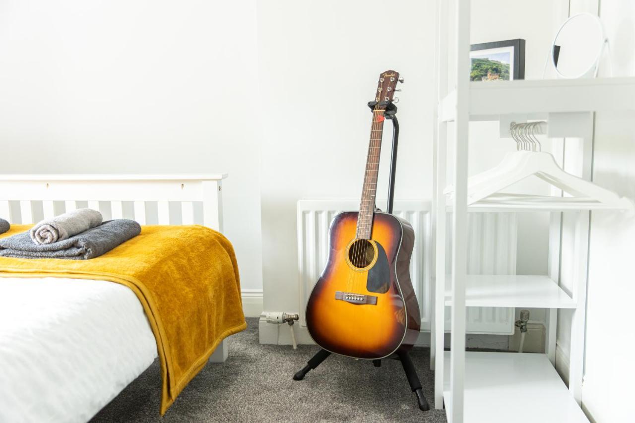 Entire Family Home , Large Rear Garden And Free Parking 벨파스트 외부 사진