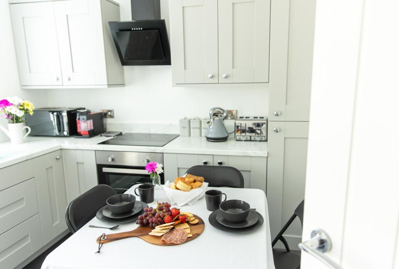 Entire Family Home , Large Rear Garden And Free Parking 벨파스트 외부 사진