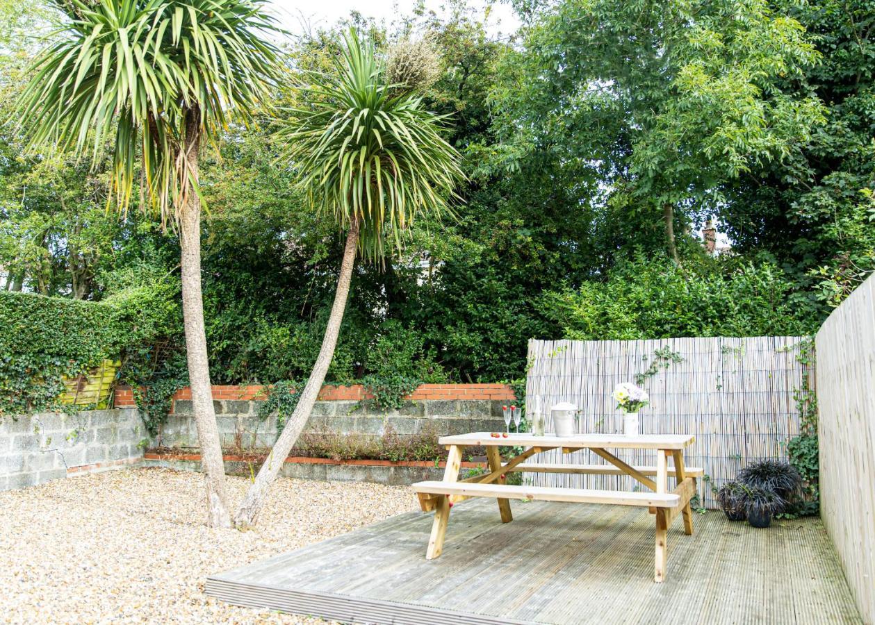 Entire Family Home , Large Rear Garden And Free Parking 벨파스트 외부 사진